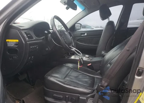 2011 Hyundai Genesis 4.6L z USA, uszkodzony, nr VIN KMHGC4DF3BU132429